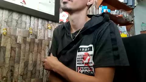 Snapshot of jhosuamoore chatting on 12-14-25, 01:05 Jhosuamoore online show from 12-14-25, 01:05