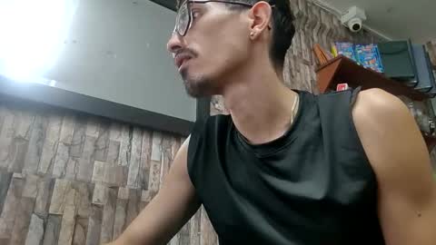 Jhosuamoore  online show from 05-25-26, 12:00