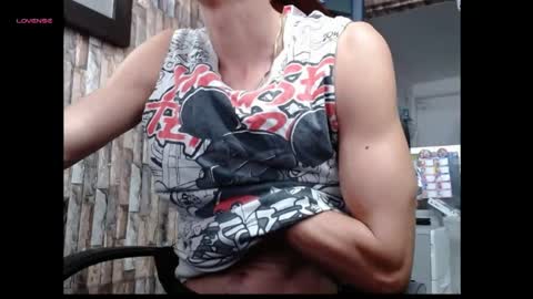jhosuamoore2 online show from 05-09-26, 01:38