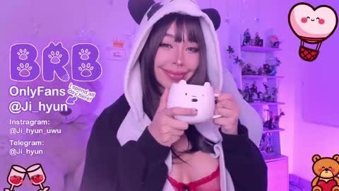 Snapshot of ji_hyun chatting on 05-28-26, 05:43 Ji online show from 05-28-26, 05:43