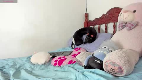 Snapshot of jilary__clinton chatting on 03-21-26, 08:19 jilary__clinton online show from 03-21-26, 08:19