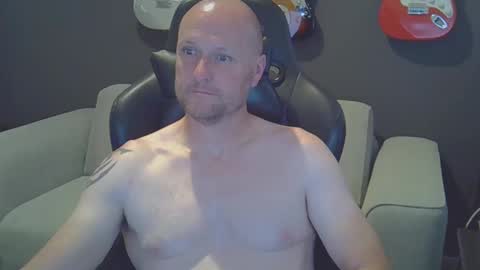 Snapshot of jimforjim chatting on 12-12-24, 04:48 Jim online show from 12-12-24, 04:48