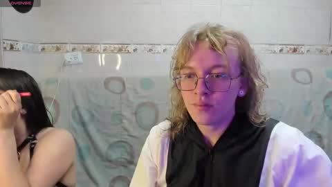 Snapshot of jinnbook chatting on 06-07-26, 07:12 JinnBook online show from 06-07-26, 07:12