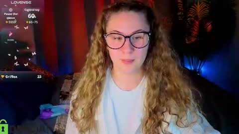 Snapshot of joan_green chatting on 06-19-26, 01:43 GMT2 Tue-Wed Fri-Sun 3-9AM Joan green online show from 06-19-26, 01:43