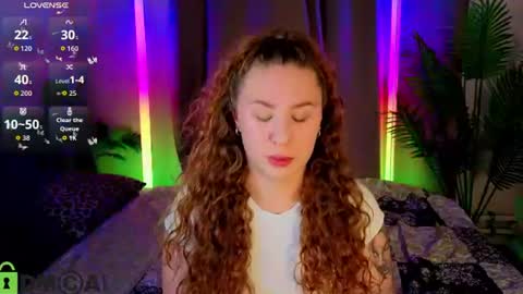 Snapshot of joan_green chatting on 07-18-26, 03:00 GMT2 Tue-Wed Fri-Sun 3-9AM Joan green online show from 07-18-26, 03:00