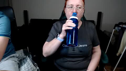 Snapshot of joannaandneighbour chatting on 03-12-26, 08:15 Joanna and Greg online show from 03-12-26, 08:15