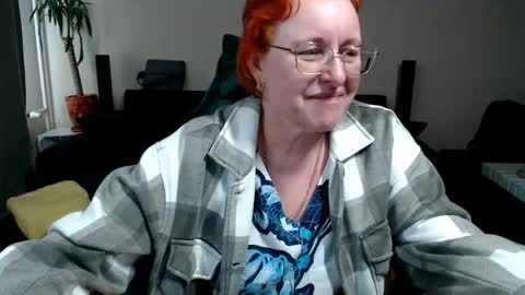 Snapshot of joannaandneighbour chatting on 03-18-26, 01:36 Joanna and Greg online show from 03-18-26, 01:36