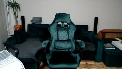 Snapshot of joannaandneighbour chatting on 03-26-26, 11:38 Joanna and Greg online show from 03-26-26, 11:38