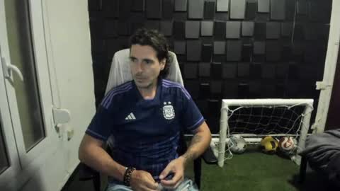 Snapshot of joaquin420_hot chatting on 06-28-26, 06:14 joaquin420_hot online show from 06-28-26, 06:14