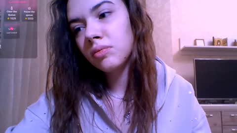 Jennifer online show from 03-20-26, 05:40