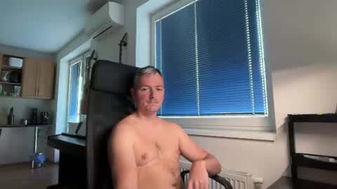 Snapshot of jogger1991 chatting on 06-21-26, 04:59 Jogger1991 online show from 06-21-26, 04:59