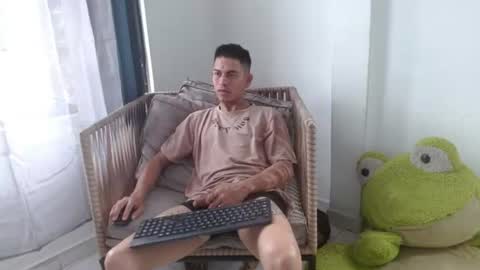Snapshot of johan_kitten chatting on 07-18-26, 02:10 johan online show from 07-18-26, 02:10
