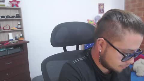 Snapshot of johanleonsweetboy chatting on 06-03-26, 02:33 JOHAN independient model online show from 06-03-26, 02:33