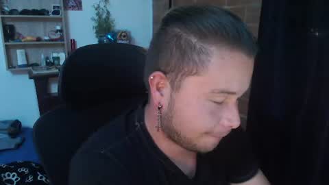 Snapshot of johanleonsweetboy chatting on 06-15-26, 11:29 JOHAN independient model online show from 06-15-26, 11:29