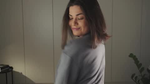 Snapshot of joheredia chatting on 11-26-25, 08:43 Jo online show from 11-26-25, 08:43