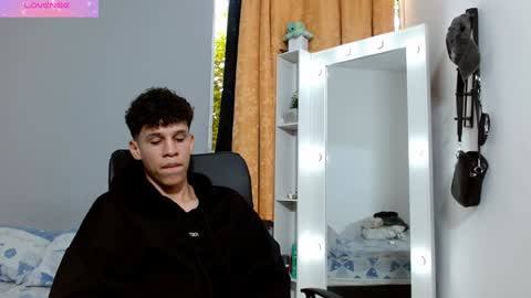 john_ssnow29 online show from 12-15-24, 09:42