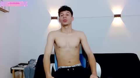 john_ssnow29 online show from 09-19-25, 01:12