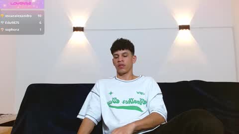 john_ssnow29 online show from 09-25-25, 01:09