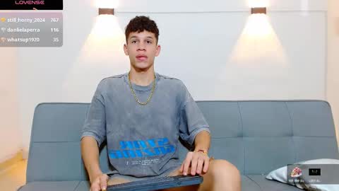 john_ssnow29 online show from 12-03-25, 01:42