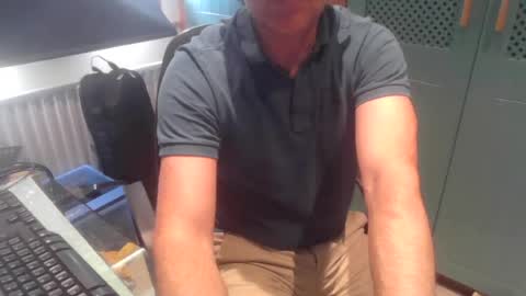 Snapshot of johndrake7 chatting on 06-29-26, 01:44 johndrake7 online show from 06-29-26, 01:44