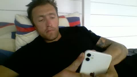 johngiaver3 online show from 05-03-26, 11:38