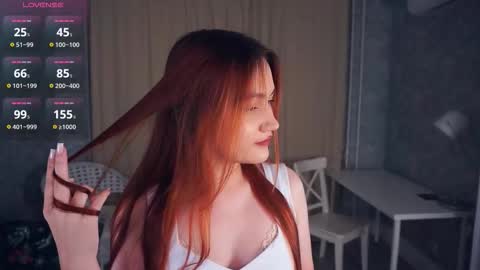 Snapshot of johnnietantum chatting on 11-25-25, 06:52 Rocio online show from 11-25-25, 06:52