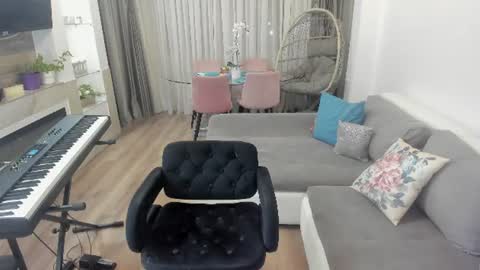 Snapshot of johnnyk8 chatting on 07-17-26, 07:52 Johnny k. online show from 07-17-26, 07:52