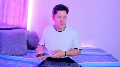 johnycooper08 online show from 06-27-26, 12:44