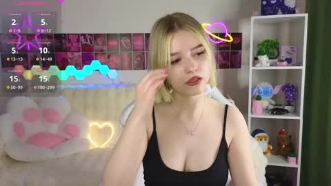 Paula online show from 02-19-25, 09:03