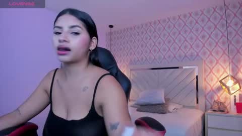 Snapshot of joliebenson1 chatting on 07-18-26, 02:38 J O L I E online show from 07-18-26, 02:38