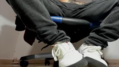 Snapshot of jordan33blake chatting on 02-03-26, 02:53 jordan33blake online show from 02-03-26, 02:53