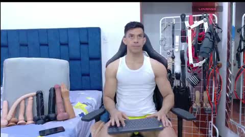 jose_rumbero91 online show from 05-08-26, 10:31
