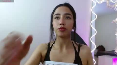 Snapshot of joselyn_tay chatting on 06-22-26, 04:20 Joselyn online show from 06-22-26, 04:20