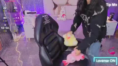 Snapshot of joselyn_tay chatting on 07-12-26, 11:56 Joselyn online show from 07-12-26, 11:56