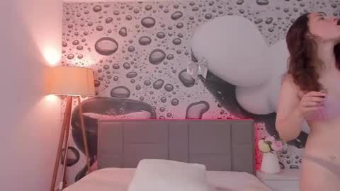 Josephine online show from 05-25-26, 12:33