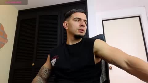 josh_miller01 online show from 07-10-26, 01:58