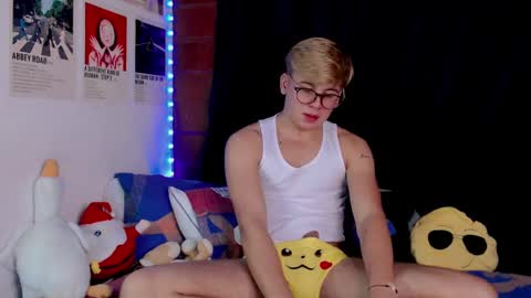 Snapshot of josh_n_andy chatting on 12-12-24, 12:16 Josh Andy online show from 12-12-24, 12:16