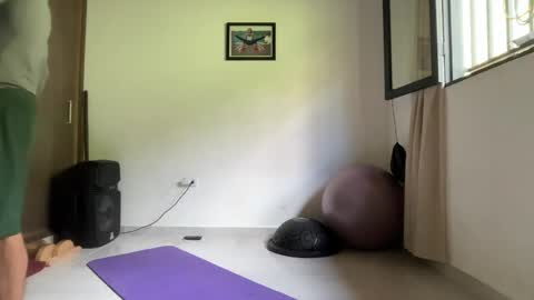 Im Jouliano online show from 05-30-26, 03:20