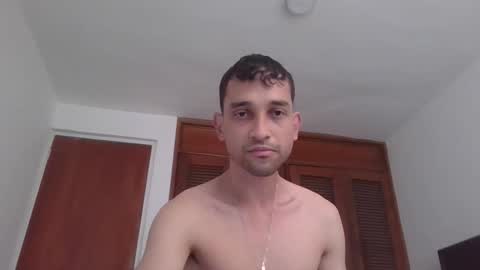 Snapshot of jovenvergonguapo09 chatting on 01-18-26, 01:26 Van Helsing online show from 01-18-26, 01:26