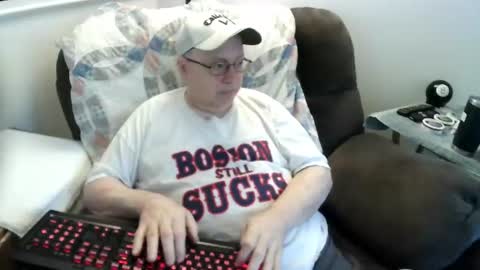 Snapshot of jpmel99 chatting on 06-20-26, 11:18 jpmel99 online show from 06-20-26, 11:18