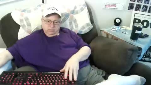 Snapshot of jpmel99 chatting on 07-11-26, 11:17 jpmel99 online show from 07-11-26, 11:17