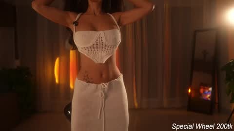 Jennifer Diaz online show from 12-20-25, 08:38