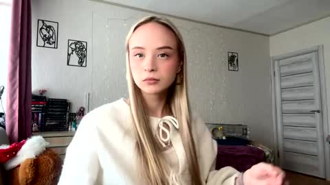 Snapshot of ju1ceanna chatting on 04-14-26, 09:15 Alice online show from 04-14-26, 09:15