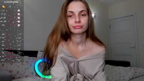 Julia and Julia online show from 05-16-26, 06:39