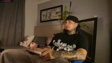 juan_alvarez18 online show from 04-18-26, 04:16