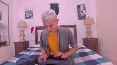 J U A N   L O V E R S online show from 12-05-24, 12:44
