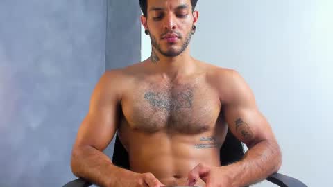 Snapshot of juanbladde chatting on 06-11-26, 02:53 Juan Esteban online show from 06-11-26, 02:53