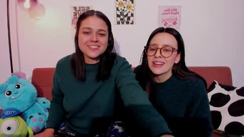 juanitaaa_ online show from 05-04-26, 01:34