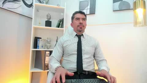 Snapshot of juank_fit45 chatting on 05-22-26, 03:46 Juan k online show from 05-22-26, 03:46