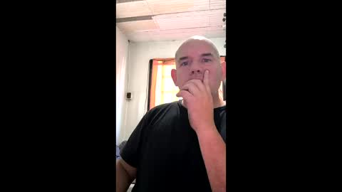 Juan Manuel online show from 04-12-26, 01:16